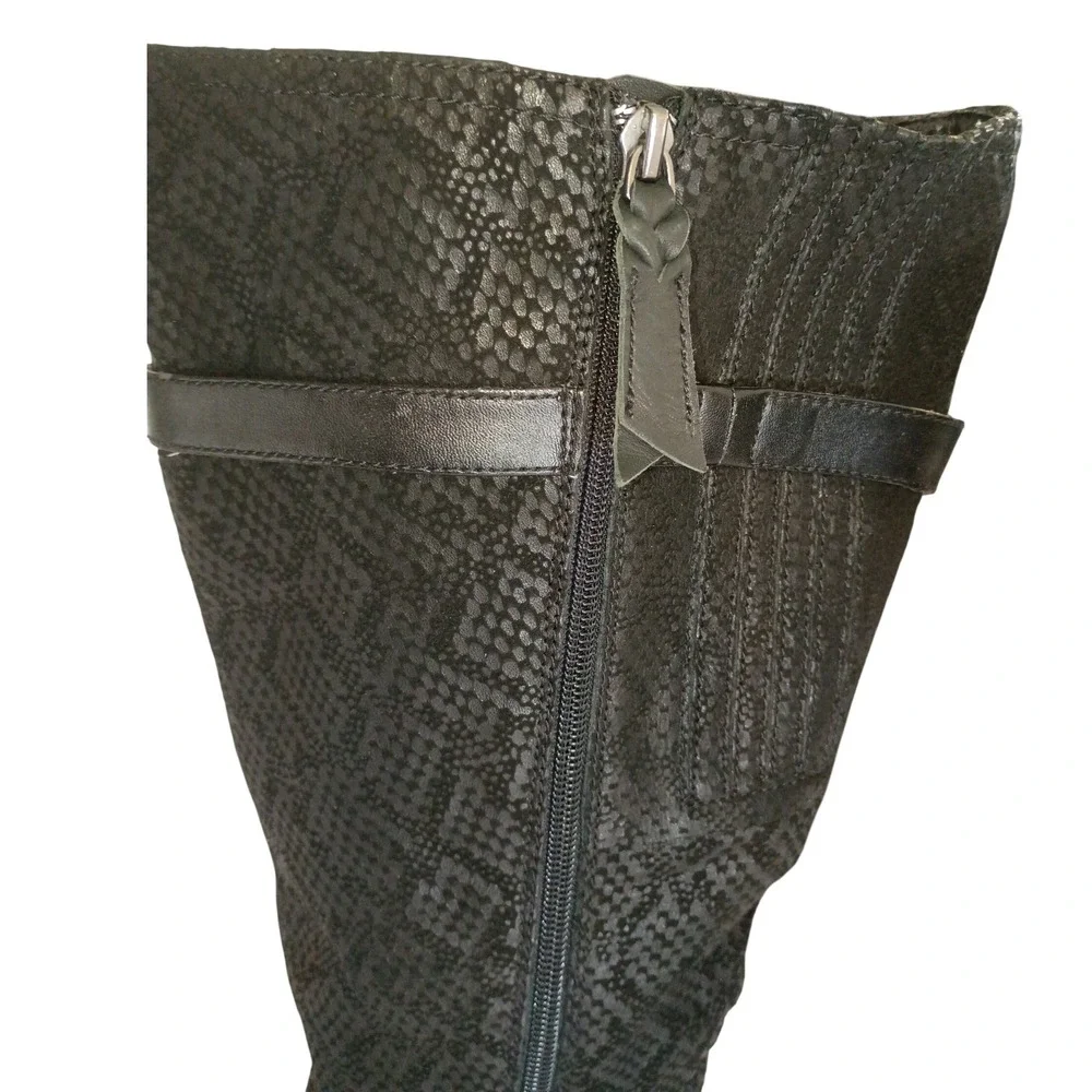 Trotters Black Snakeskin Textured Tall‎ Riding Boots Side Zip Buckle 10.5M